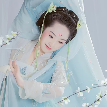 清新淡藍文藝女生頭像，唯美古風真人頭像
