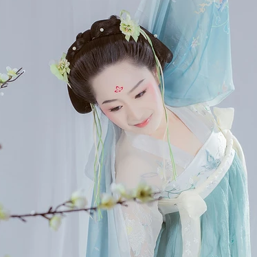 清新淡藍文藝女生頭像，唯美古風真人頭像