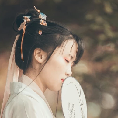 淡雅清新文藝帶團(tuán)扇女生頭像，唯美古風(fēng)頭像