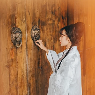 白衣清新復(fù)古女生頭像，唯美古風(fēng)真人頭像