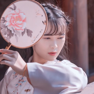 油紙傘下清新文藝女生頭像，唯美古風(fēng)真人頭像