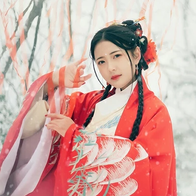 冷艷紅衣白雪女生頭像，唯美古風(fēng)真人頭像