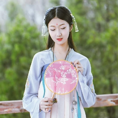 清新帶傘女生頭像，唯美古風(fēng)真人頭像