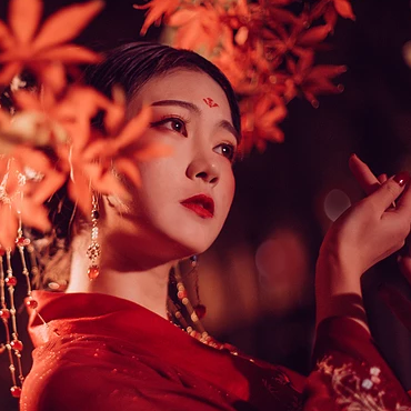 朱紅嬌艷女生頭像，唯美古風(fēng)真人頭像