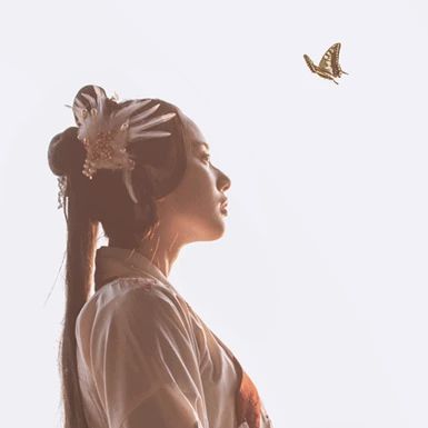 典雅帶團(tuán)扇女生頭像，唯美古風(fēng)真人頭像