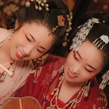 親密帶團(tuán)扇閨蜜頭像，唯美古風(fēng)真人頭像