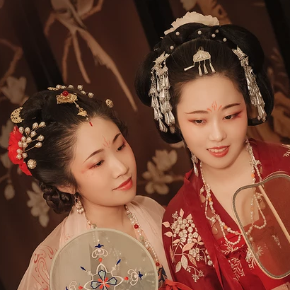 親密帶團(tuán)扇閨蜜頭像，唯美古風(fēng)真人頭像