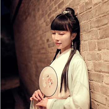 素雅帶團(tuán)扇生頭像，唯美古風(fēng)真人頭像