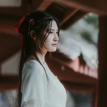 清新文藝帶傘女生頭像，唯美古風(fēng)真人頭像
