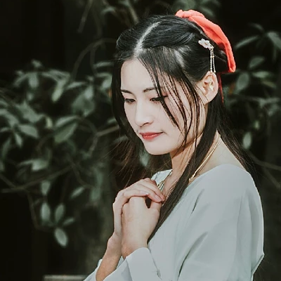 清新文藝帶傘女生頭像，唯美古風(fēng)真人頭像