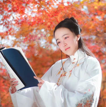 文藝看書女生頭像，唯美古風(fēng)真人頭像
