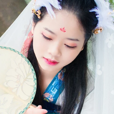 羽毛女生頭像，唯美古風(fēng)真人頭像