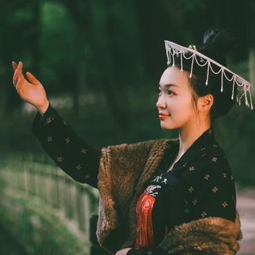 優(yōu)雅時尚女生頭像，唯美古風真人頭像