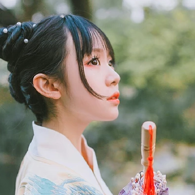 清新可愛帶團扇女生頭像，唯美古風(fēng)真人頭像