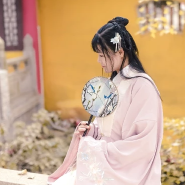 楓葉韻味女生頭像，唯美古風(fēng)真人頭像