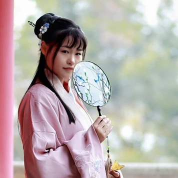 楓葉韻味女生頭像，唯美古風(fēng)真人頭像
