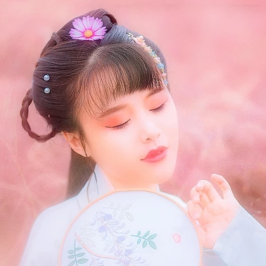 粉色帶團(tuán)扇女生頭像，唯美古風(fēng)真人頭像