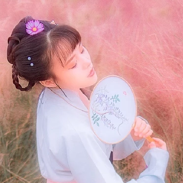 粉色帶團(tuán)扇女生頭像，唯美古風(fēng)真人頭像