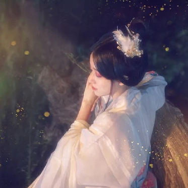 流螢白衣提燈少女頭像，唯美古風(fēng)真人頭像