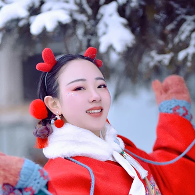 雪景俏皮可愛女生頭像，唯美古風真人頭像
