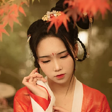 楓葉秋意文藝女生頭像，唯美古風(fēng)真人頭像