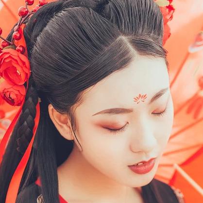紅妝帶紅傘女生頭像，唯美古風(fēng)真人頭像