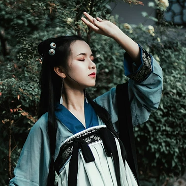 古典淡雅帶團(tuán)扇頭像，唯美古風(fēng)真人頭像