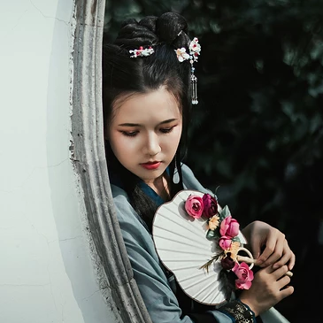 古典淡雅帶團(tuán)扇頭像，唯美古風(fēng)真人頭像