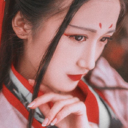 楓葉紅女生頭像，唯美古風(fēng)真人頭像