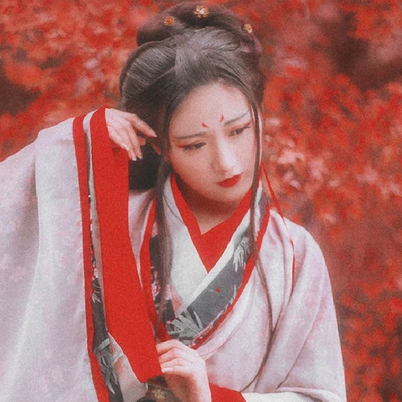 楓葉紅女生頭像，唯美古風(fēng)真人頭像