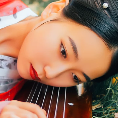 紅紗帶折扇女文藝生頭像，唯美古風(fēng)真人頭像
