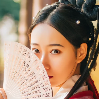 紅紗帶折扇女文藝生頭像，唯美古風(fēng)真人頭像