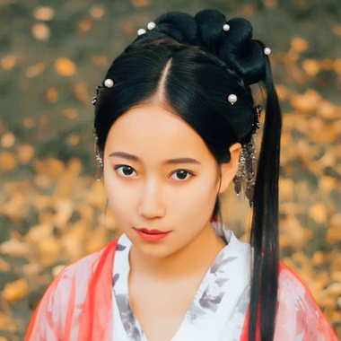 紅紗帶折扇女文藝生頭像，唯美古風(fēng)真人頭像