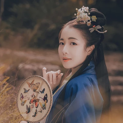 云鶴漢服帶傘頭像，唯美古風(fēng)真人頭像