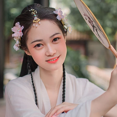粉嫩花朵少女頭像，唯美古風(fēng)真人頭像