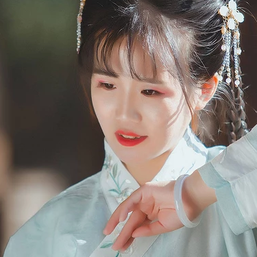 文藝女生頭像，唯美古風真人頭像