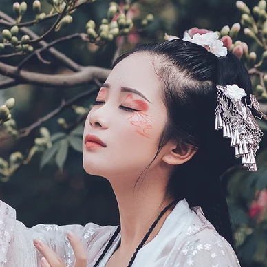 嬌艷粉色桃花女生頭像，唯美古風(fēng)真人頭像