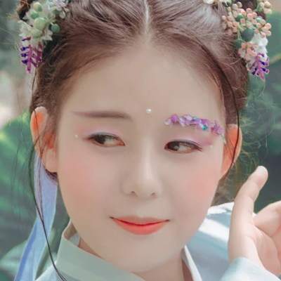 清新可愛(ài)美人妝女生頭像，唯美古風(fēng)真人頭像