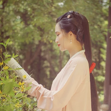 文藝清新帶團(tuán)扇女生頭像，唯美古風(fēng)真人頭像