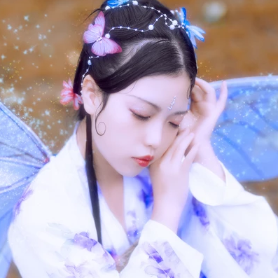 蝴蝶飛舞女生頭像，唯美古風真人頭像