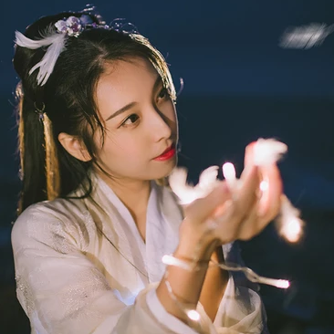 夜下星空女生頭像，唯美古風真人頭像