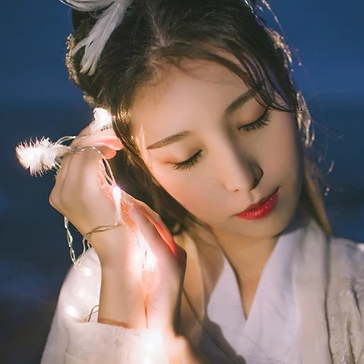 夜下星空女生頭像，唯美古風真人頭像