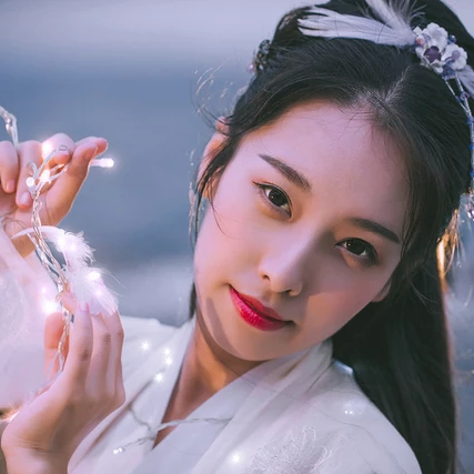 夜下星空女生頭像，唯美古風真人頭像