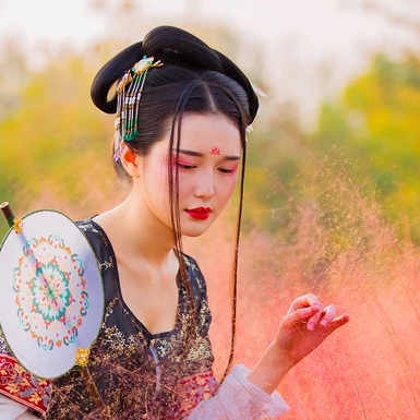 粉黛帶紅傘女生頭像，唯美古風(fēng)真人頭像