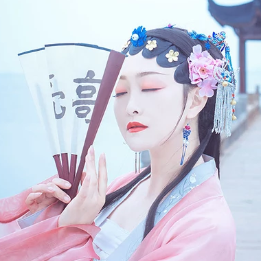 京劇花旦帶折扇女生頭像，唯美古風(fēng)真人頭像