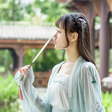 杜若花枝帶和團(tuán)扇傘女生頭像，唯美古風(fēng)頭像