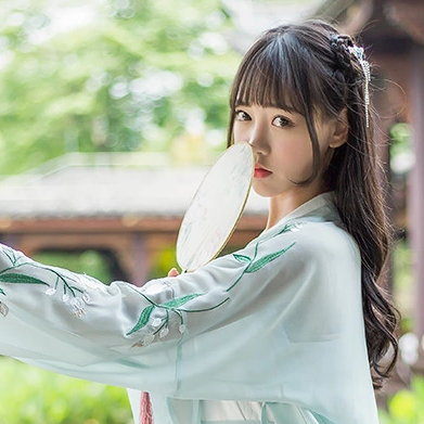 杜若花枝帶和團(tuán)扇傘女生頭像，唯美古風(fēng)頭像