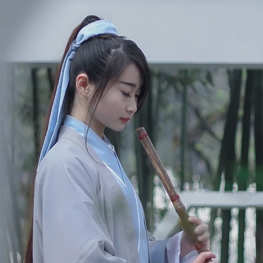 竹林舞劍女生頭像，唯美古風(fēng)真人頭像