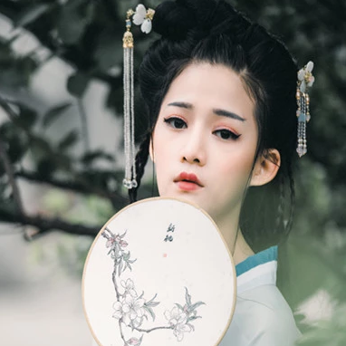 兩組齊胸襦裙?jié)h服女子頭像，唯美古風真人頭像