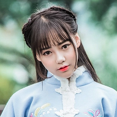 可愛帶團(tuán)扇和傘女生頭像，唯美古風(fēng)真人頭像